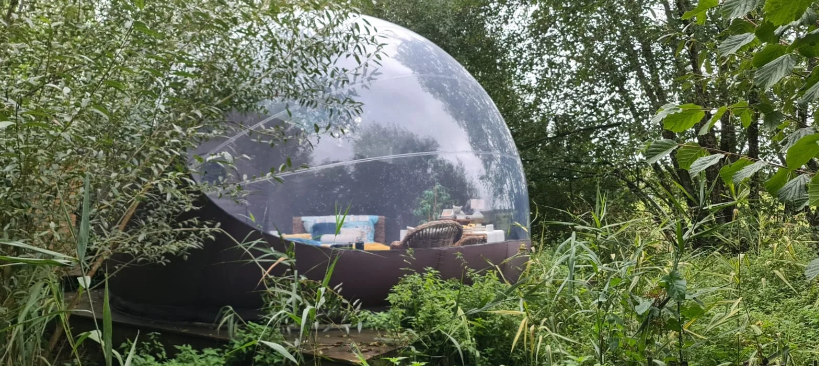 Bulle transparente en pleine nature près de Chimay