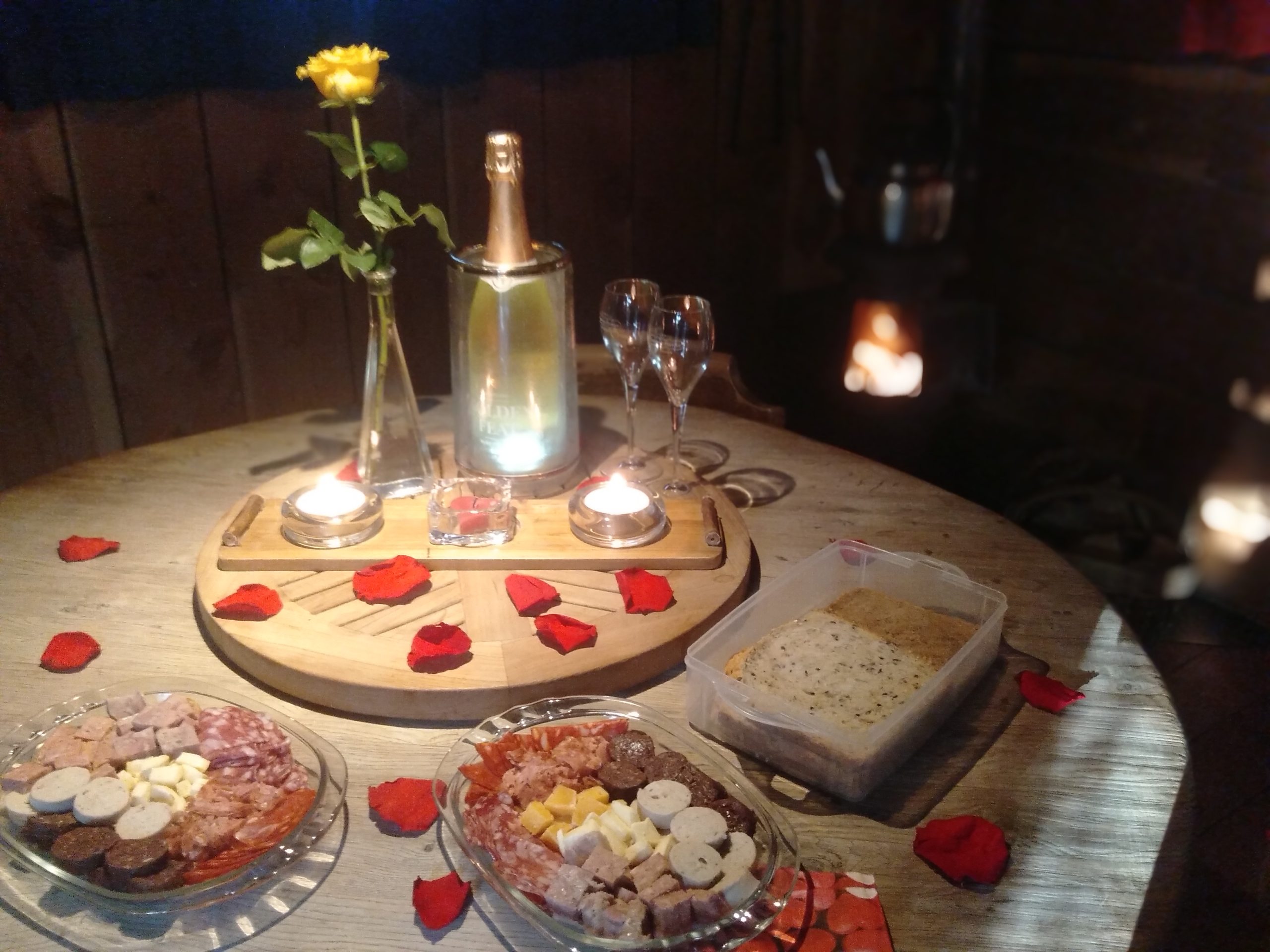 Planche apéro pour une soirée dans la cabane