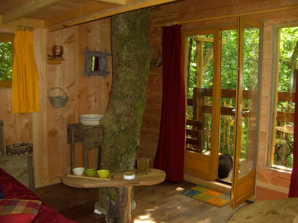 Intérieur de la cabane en bois